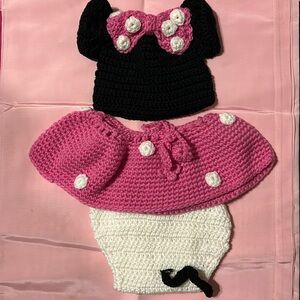 🔥3/$50🔥NWOT Minnie Mouse 3-pc Crochet Costume Disney Outfit baby Girl 0-6 mo